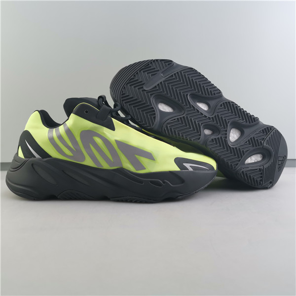 Yeezy Boost 700 MNVN ”Green/Black FY3727