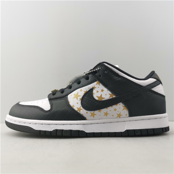 Sup*e x nike sb dunk low dh3228-102