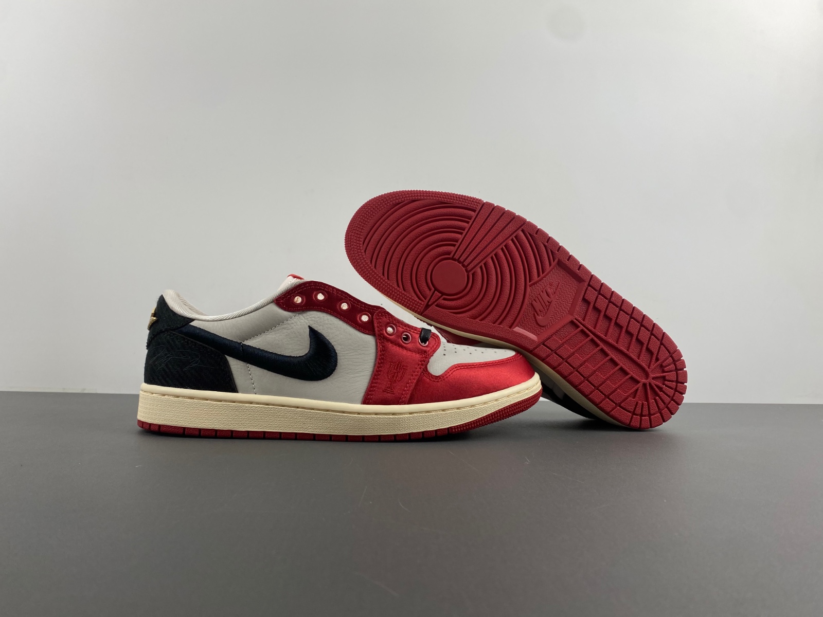 Trophy Room x Air Jordan 1 LowOG “Home”FN0432-100