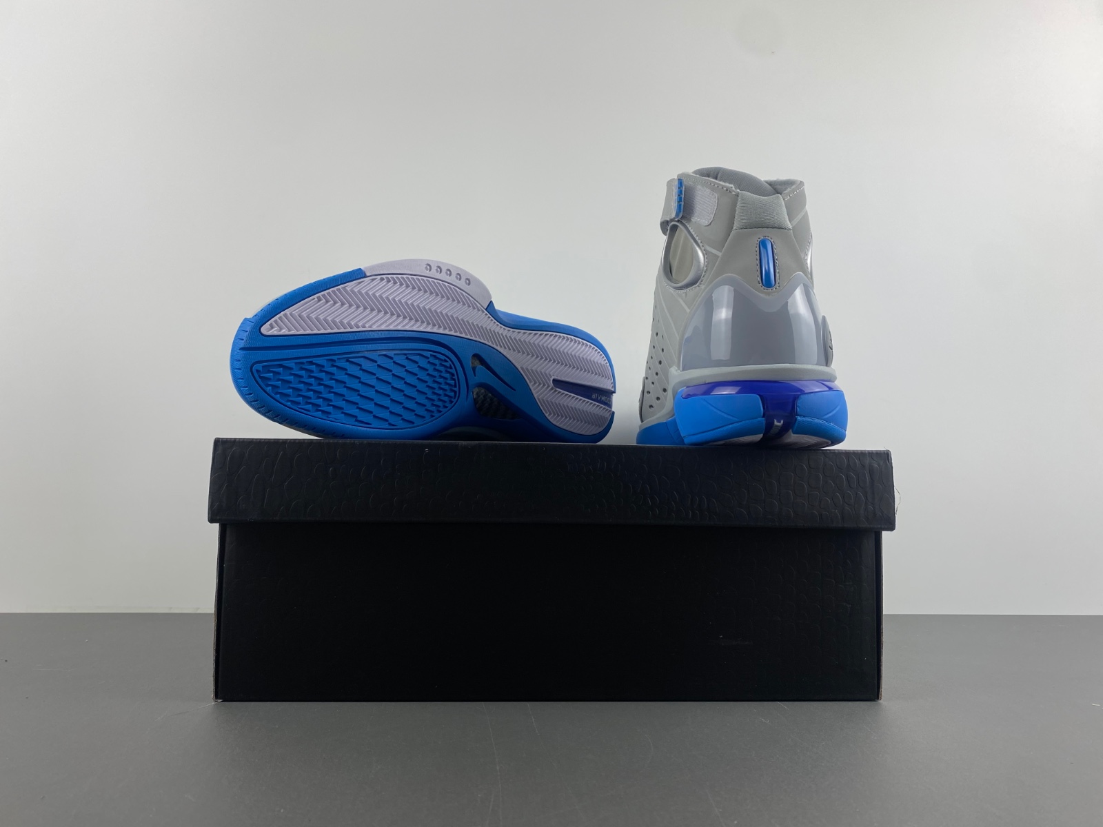 Nike Huarache 2K4 “MPLS” 308475-002