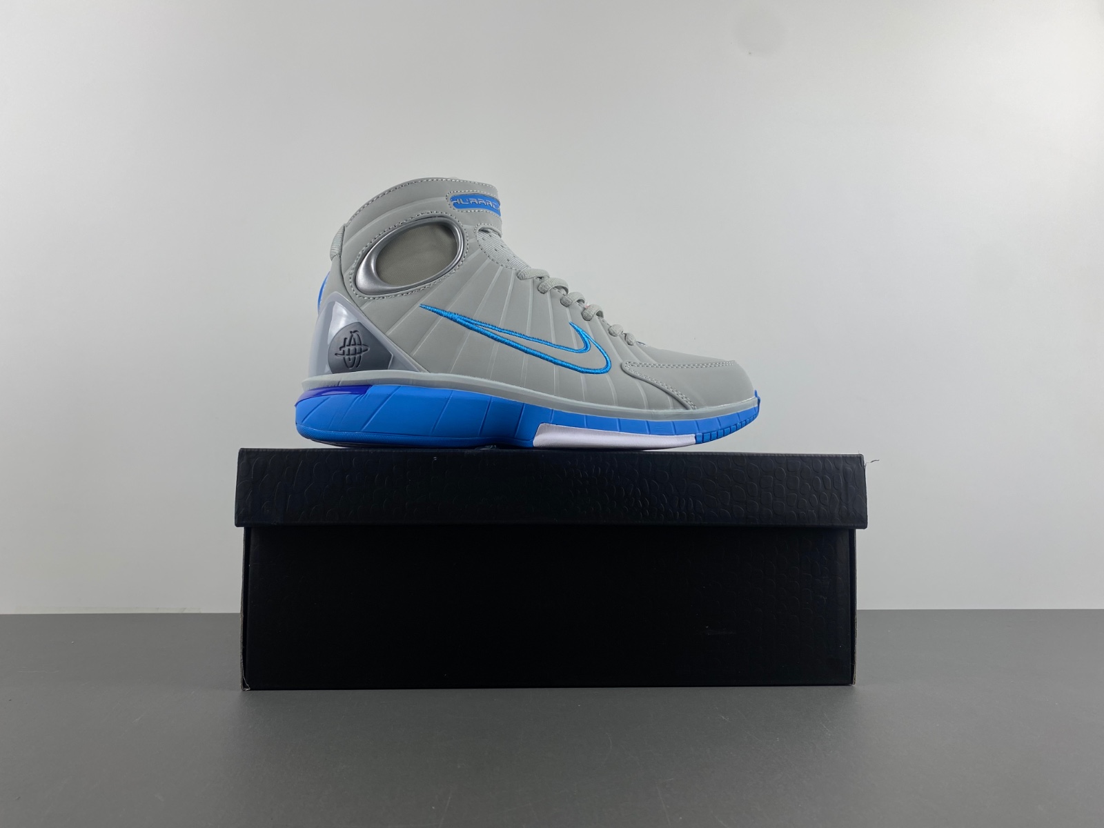 Nike Huarache 2K4 “MPLS” 308475-002