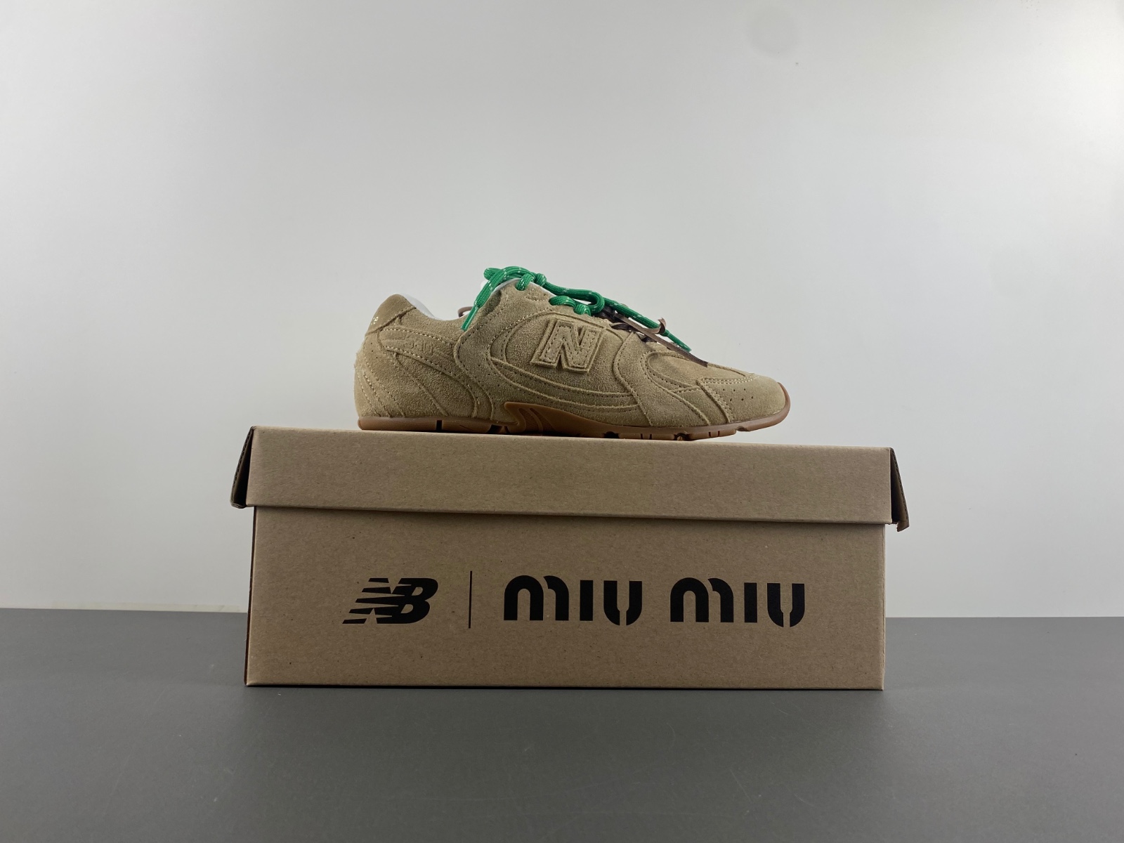 New Balance X Miu Miu 530 SL  5E165E