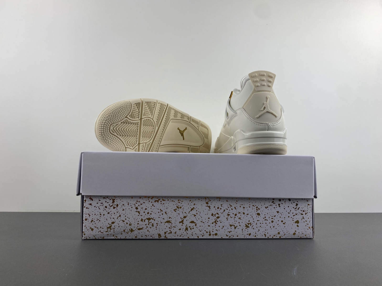 Air Jordan 4 “Metallic Gold"    AQ9129-170