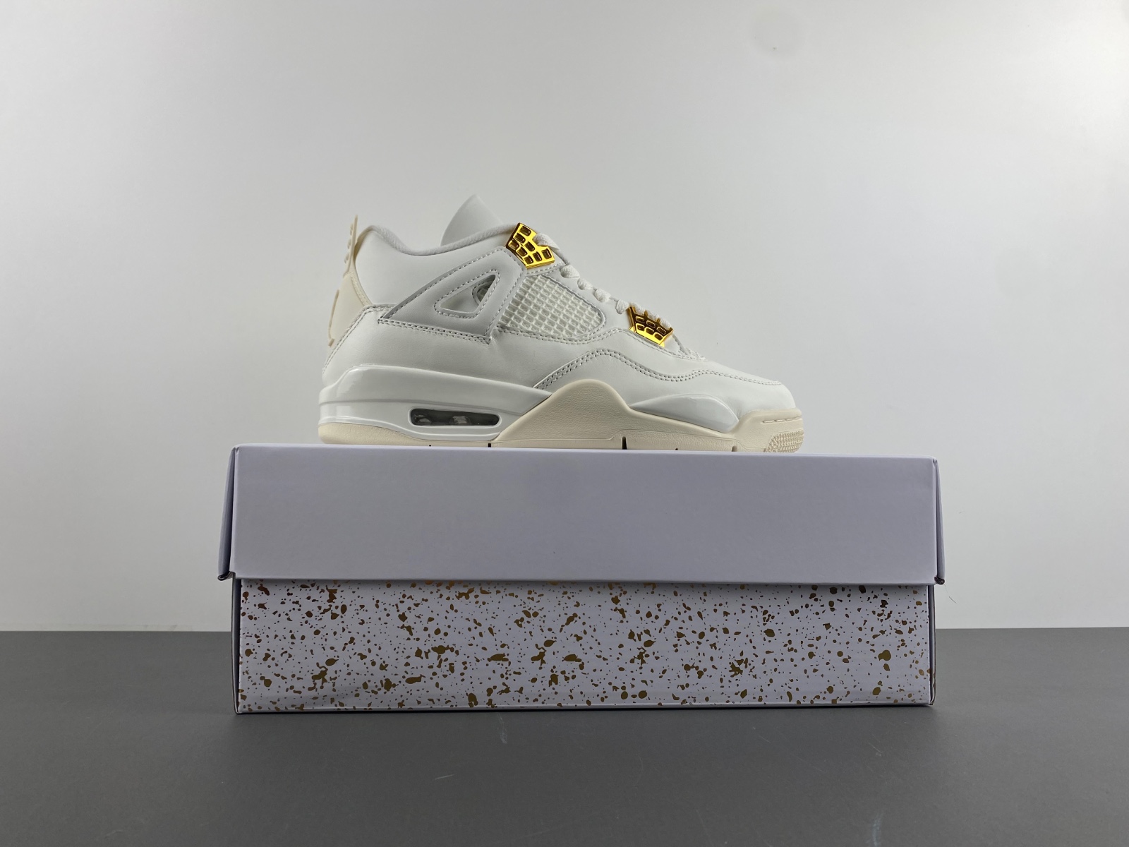 Air Jordan 4 “Metallic Gold"    AQ9129-170