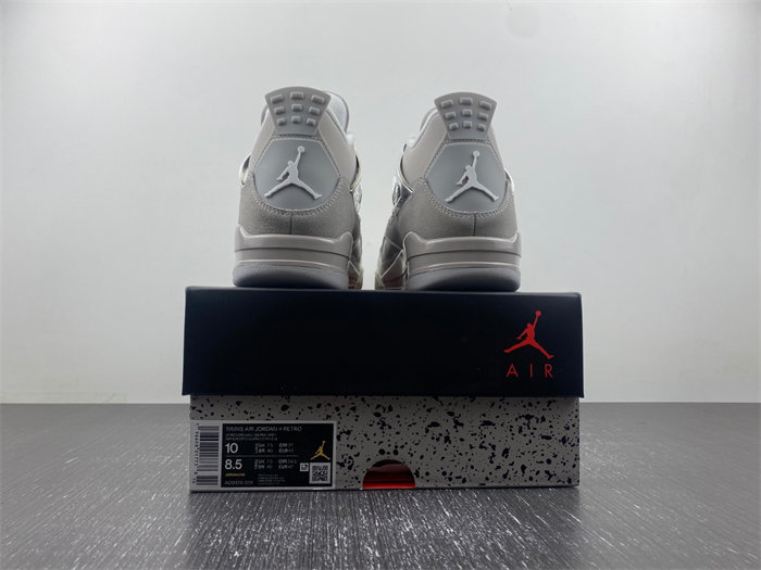 Jordan 4 Retro Frozen Moments. AQ9129-001