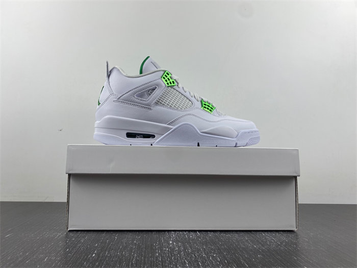 Jordan 4 Retro Metallic Green. CT8527-113