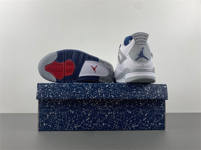 Jordan 4 Retro Midnight Navy.   DH6927-140