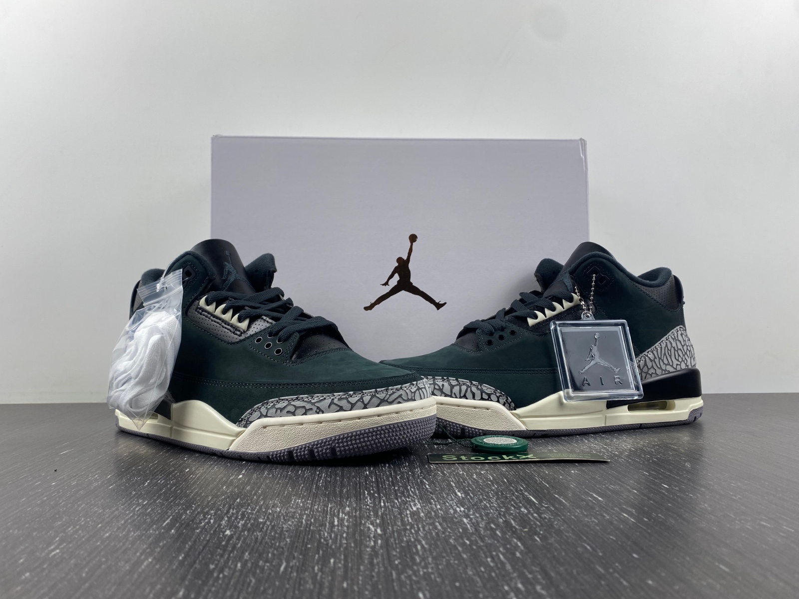 Air Jordan 3 WMNS “Off Noir” CK9246-001