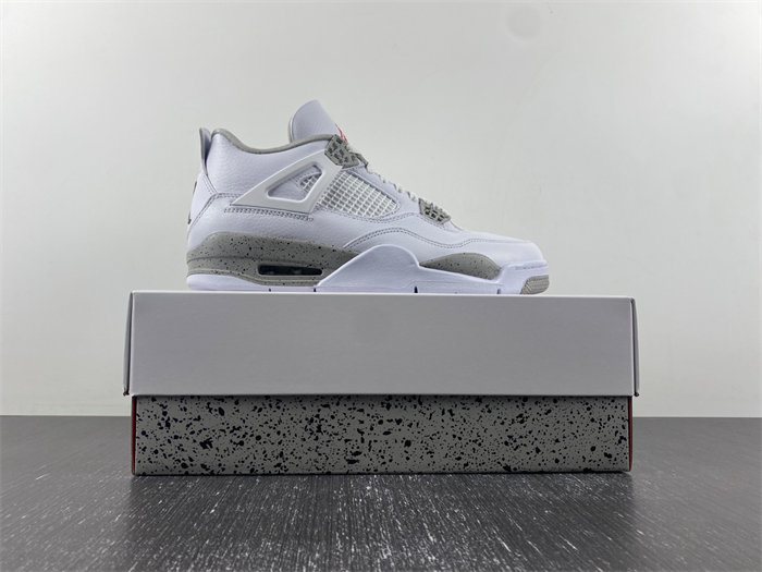 Jordan 4 Retro White Oreo. CT8527-100