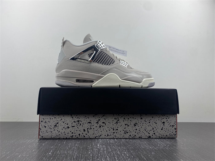 Jordan 4 Retro Frozen Moments. AQ9129-001