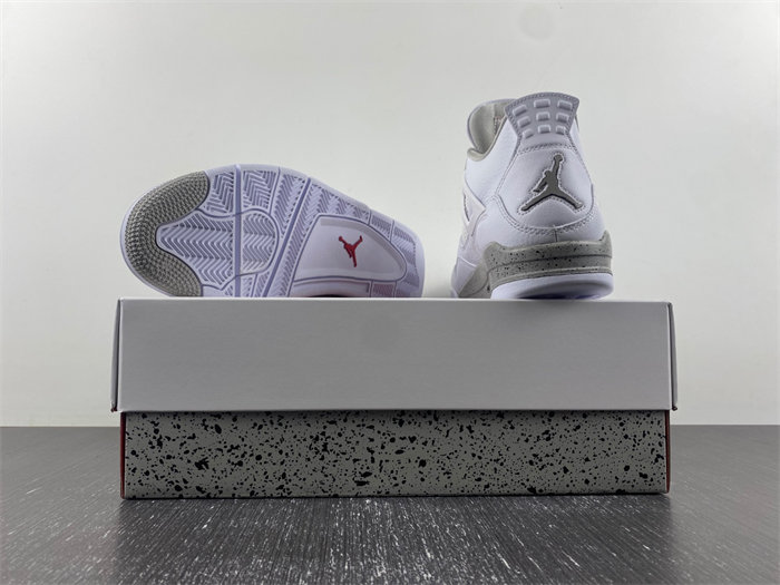 Jordan 4 Retro White Oreo. CT8527-100