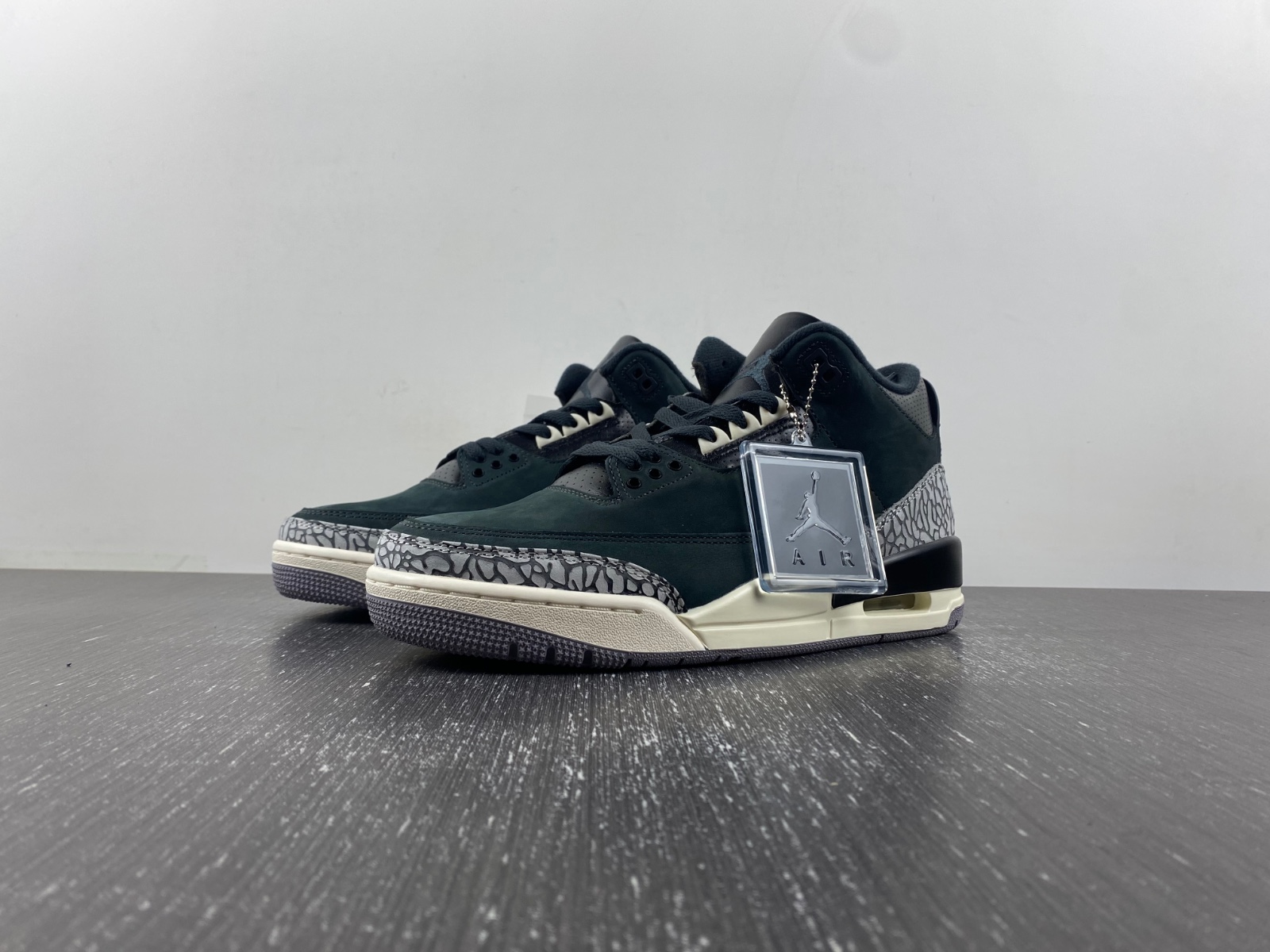 Air Jordan 3 WMNS “Off Noir” CK9246-001