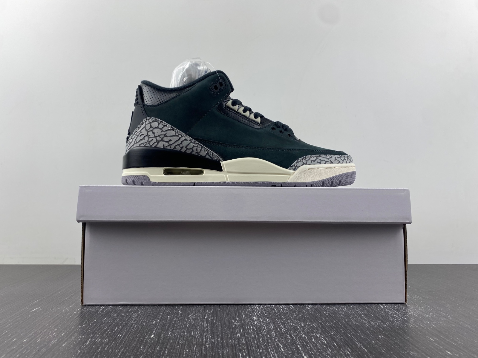 Air Jordan 3 WMNS “Off Noir” CK9246-001