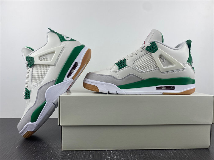 Jordan 4 Retro SB Pine Green. DR5415-103