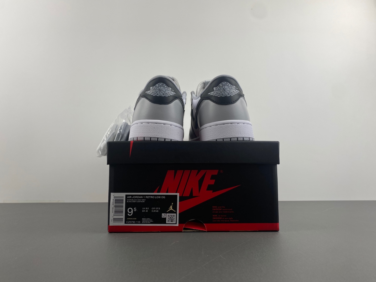 Jordan 1 Retro Low OG CZ0790-110