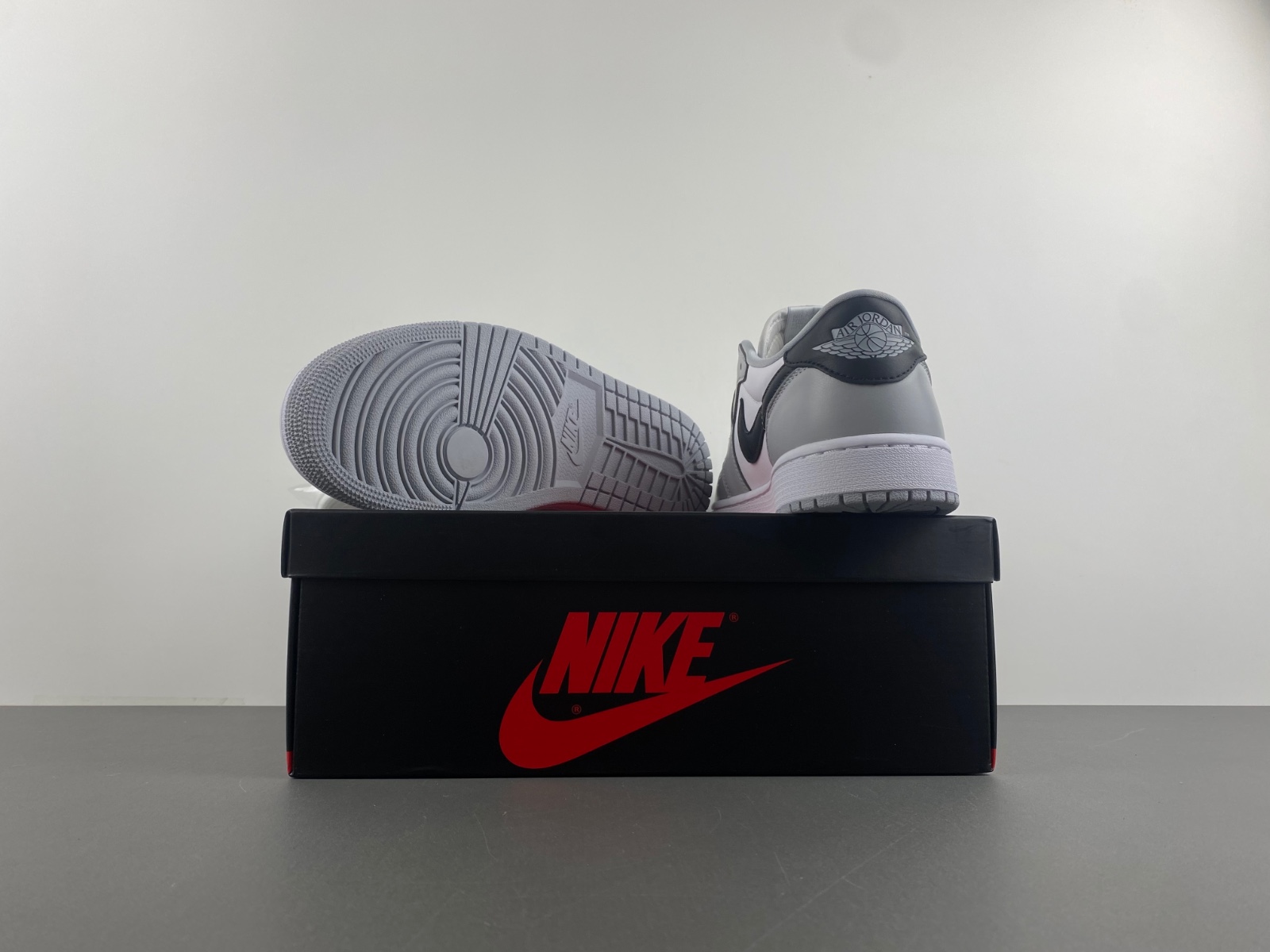 Jordan 1 Retro Low OG CZ0790-110