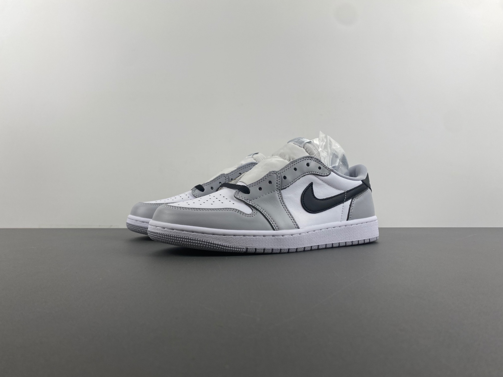 Jordan 1 Retro Low OG CZ0790-110