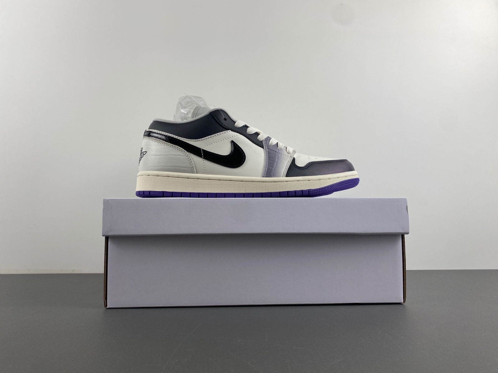 Air Jordan 1 Low HF5759-101