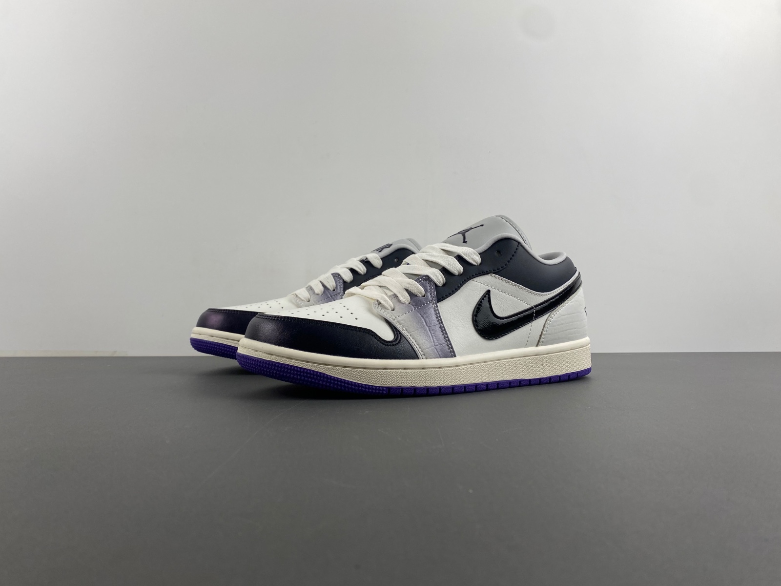 Air Jordan 1 Low HF5759-101