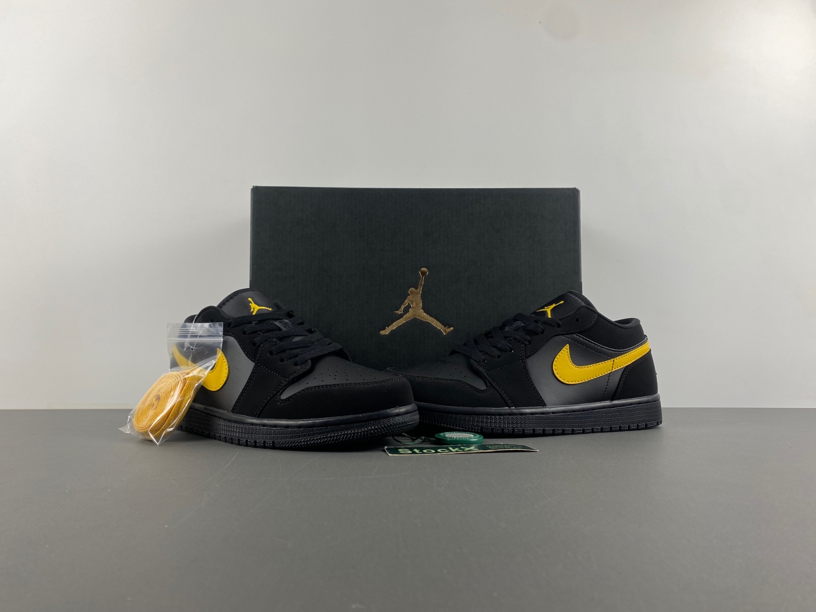 Air Jordan 1 Low 553558-071