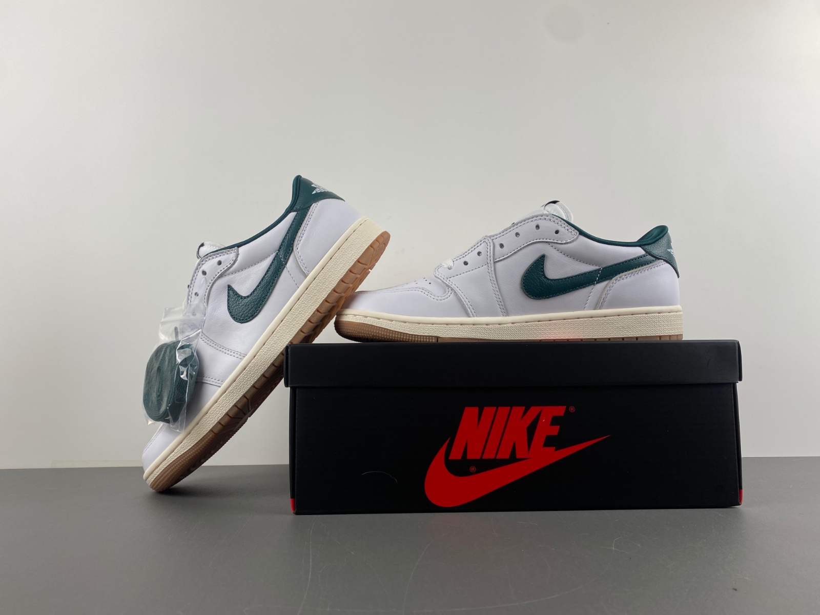 Air Jordan 1 Low OG WMNS “Oxidized Green” CZ0775-133