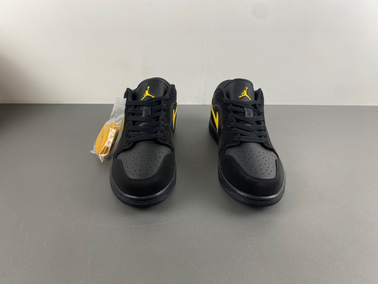 Air Jordan 1 Low 553558-071