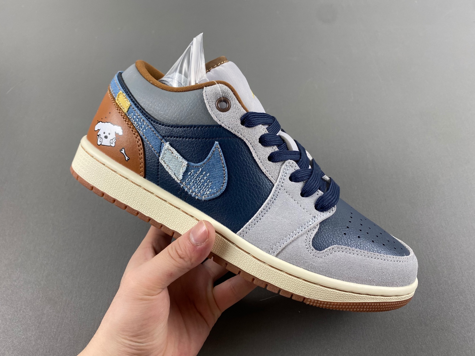 Air Jordan 1 Low “Denim”FZ5042-041.