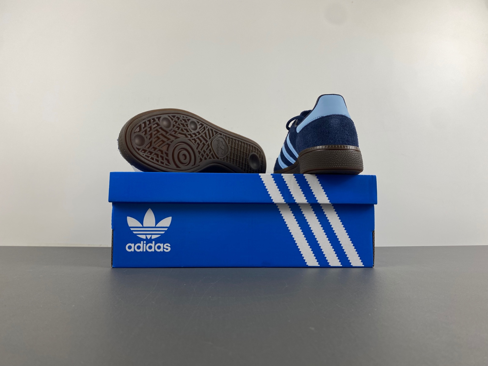 Ad*s originals handball  bd7633