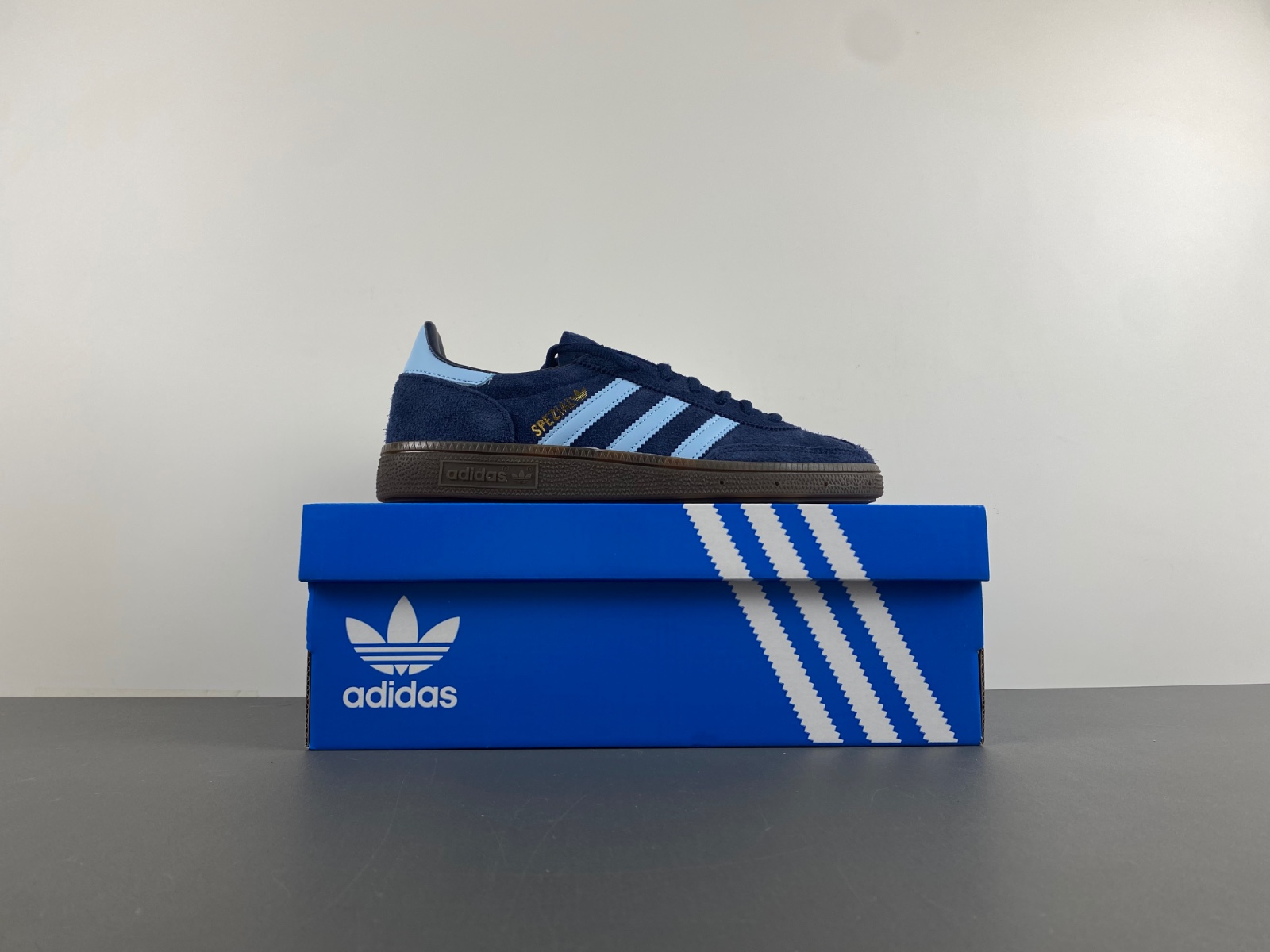 Ad*s originals handball  bd7633