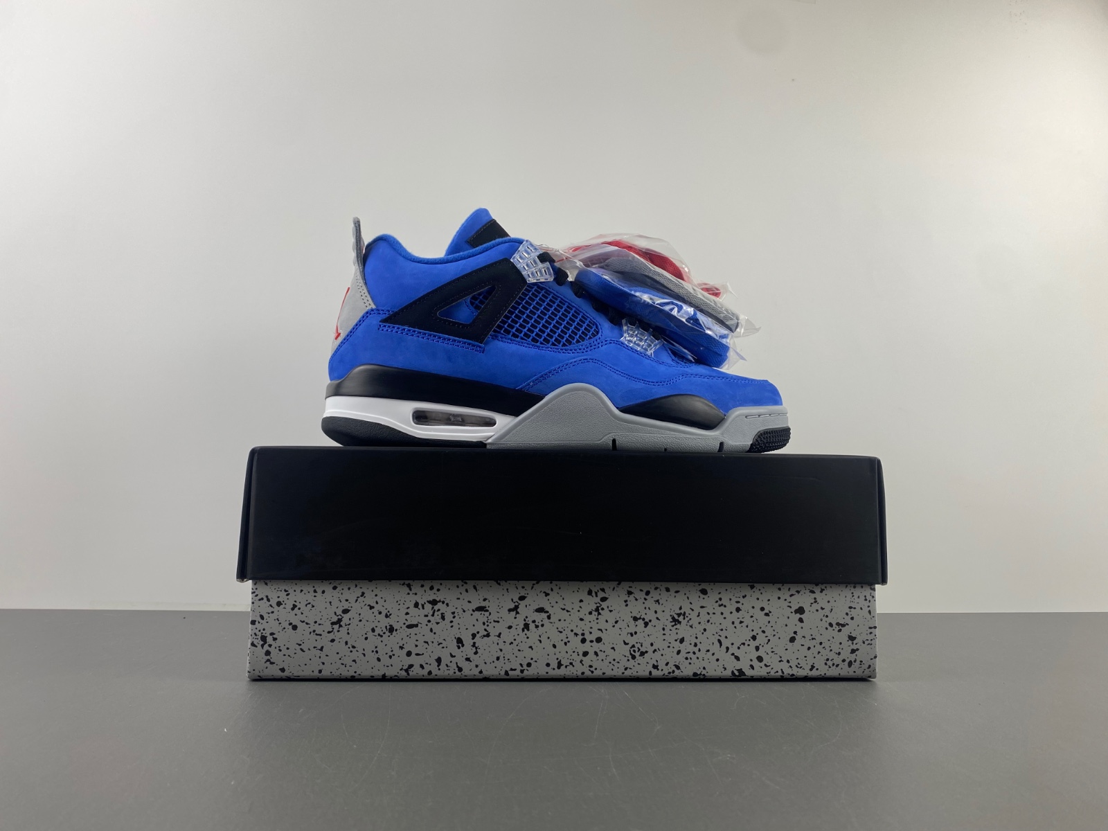 AIR JORDAN 4 RETRO BLUE RIBBON