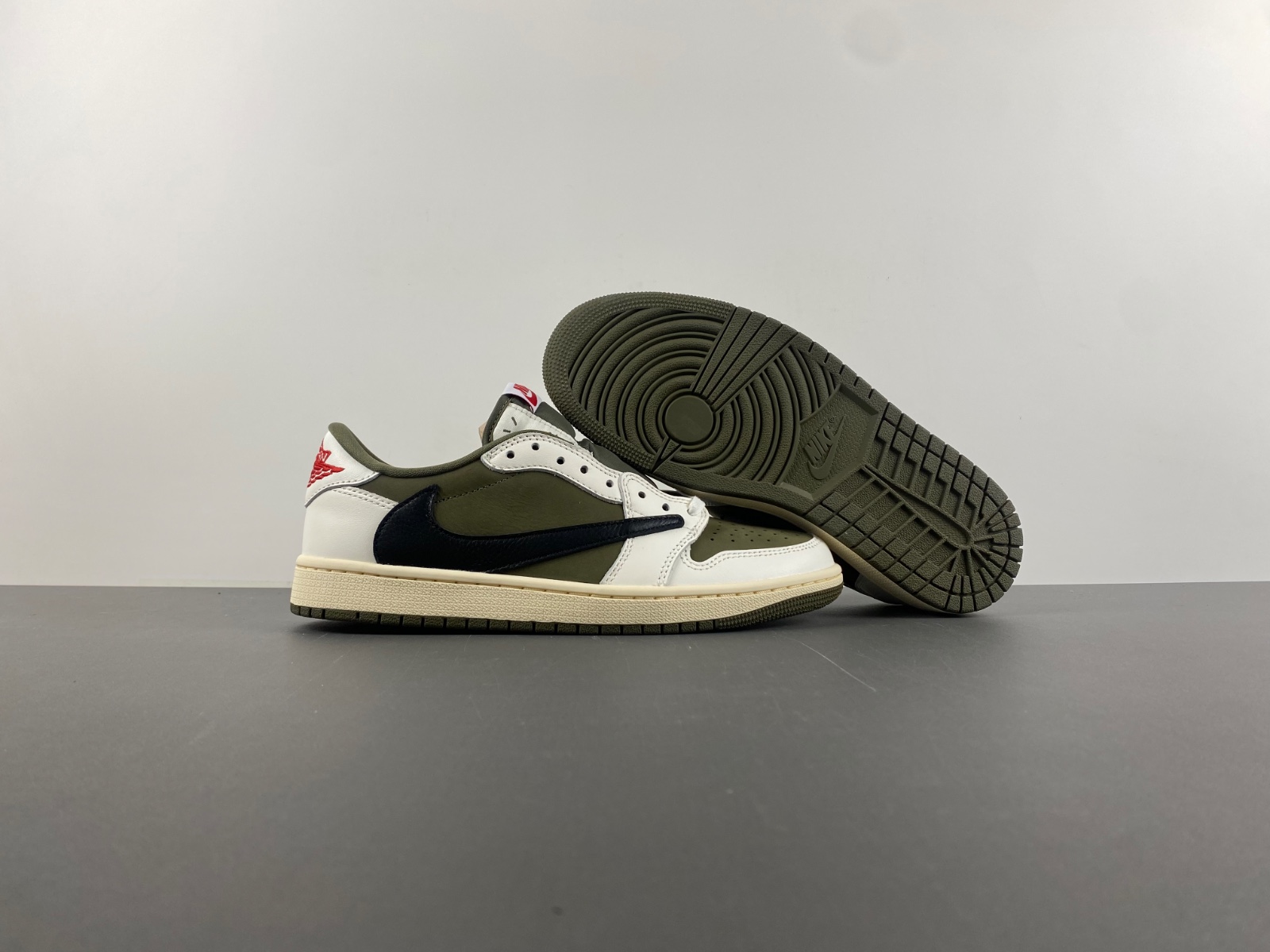 Travis Scott x Air Jordan 1 Low OG  DM7866-200