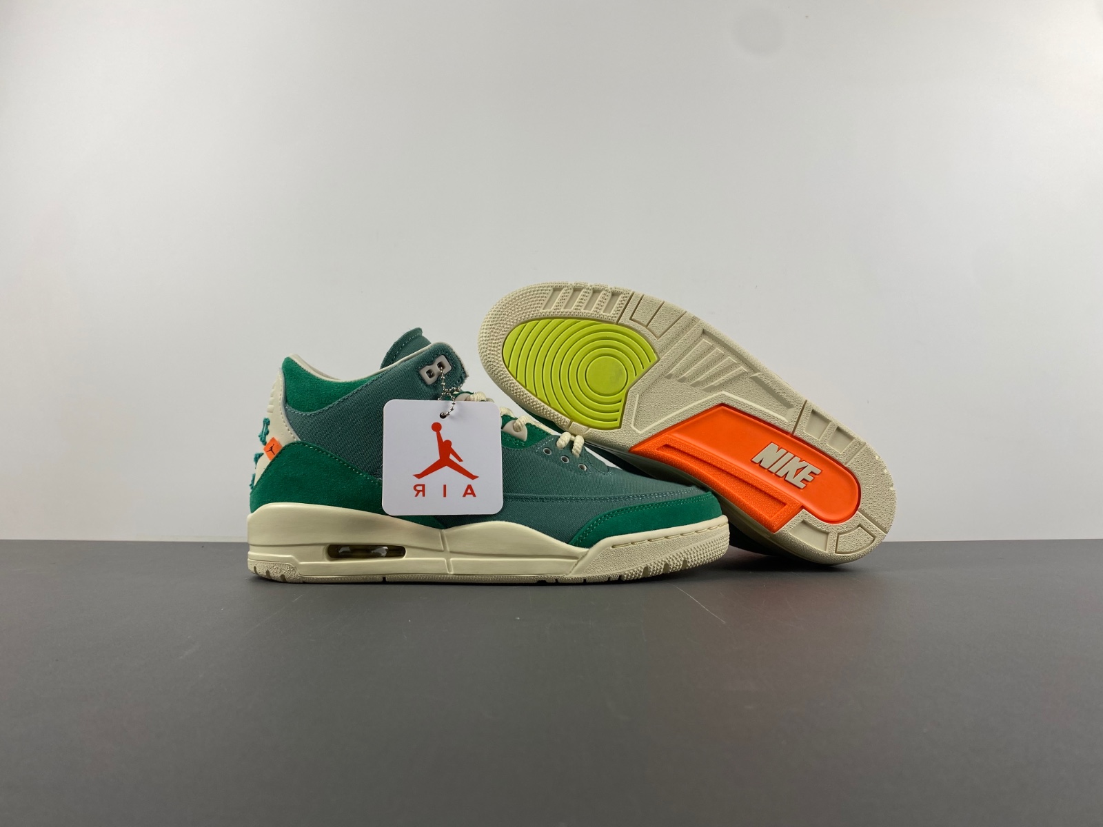 Nina Abney x Air Jordan 3 OG SP WMNS FZ7974-300