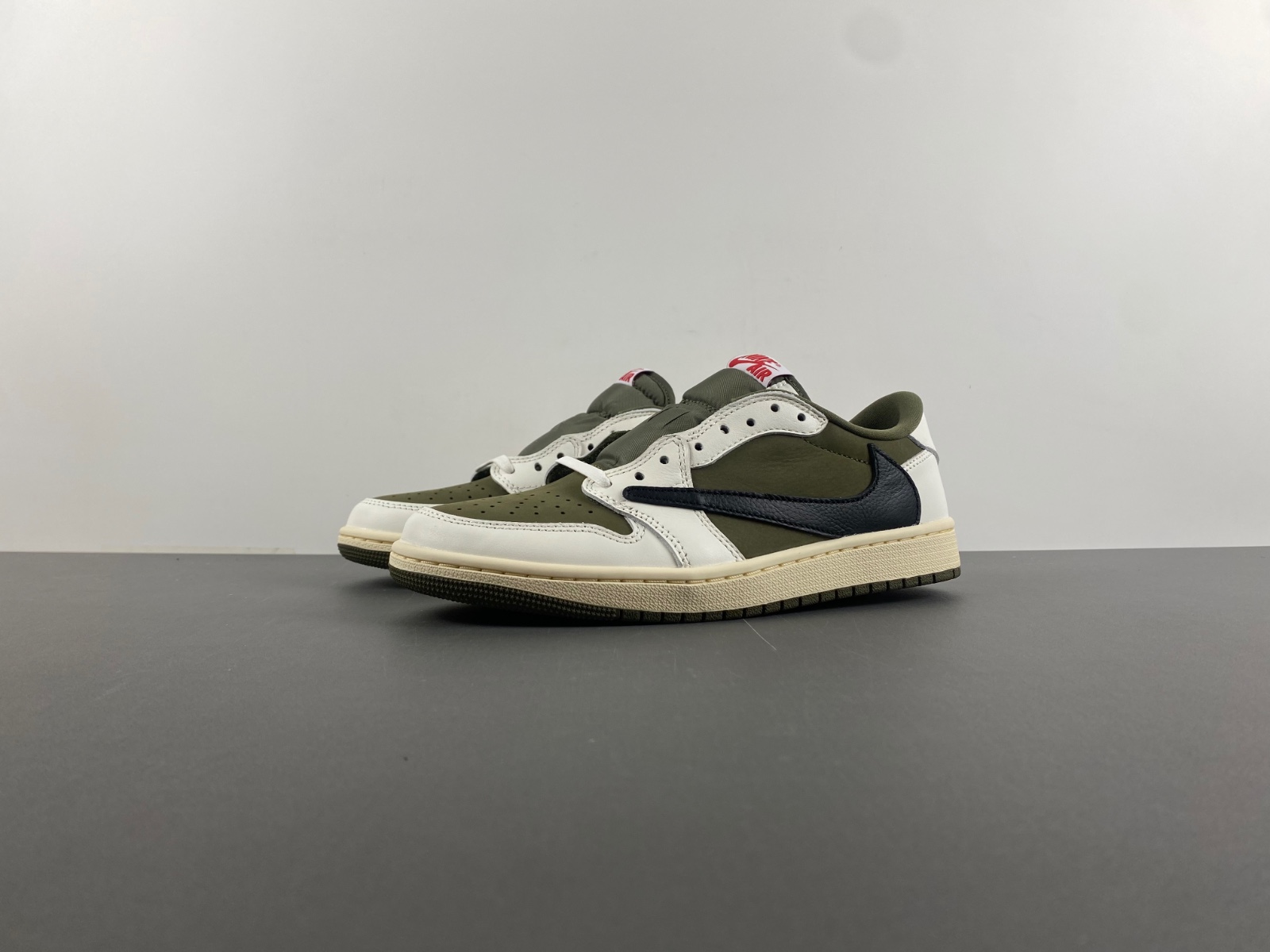 Travis Scott x Air Jordan 1 Low OG  DM7866-200