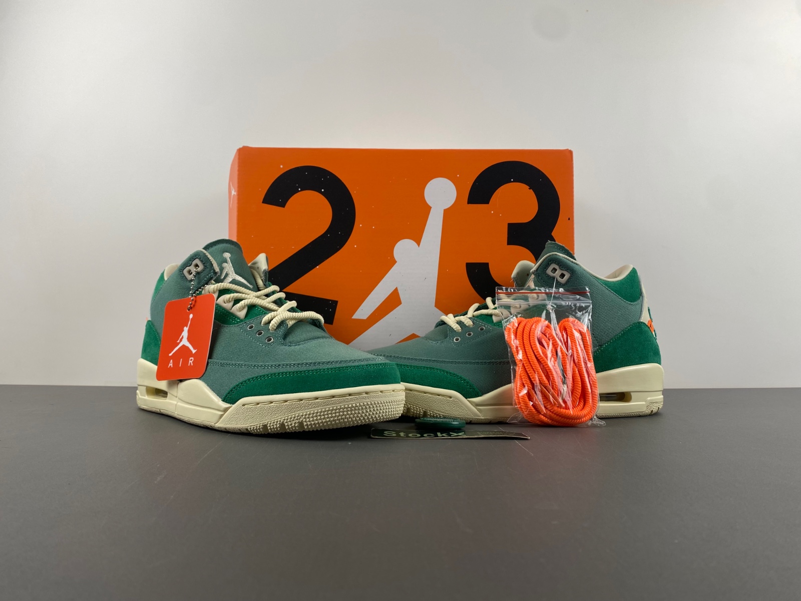 Nina Abney x Air Jordan 3 OG SP WMNS FZ7974-300