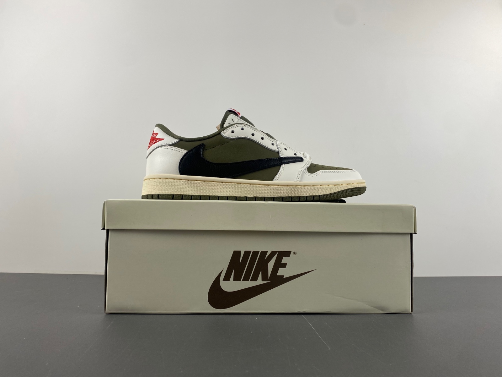 Travis Scott x Air Jordan 1 Low OG  DM7866-200