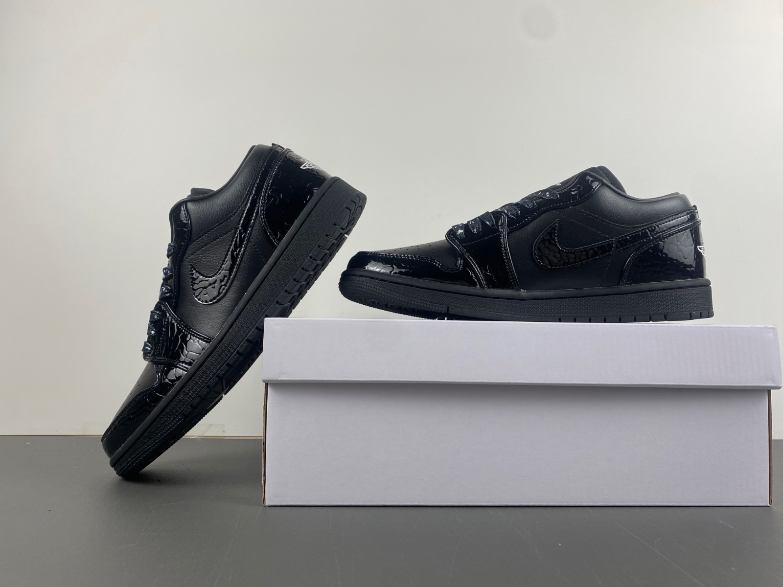 Air Jordan 1 Low SE Patent Elephant Black HJ7743-010