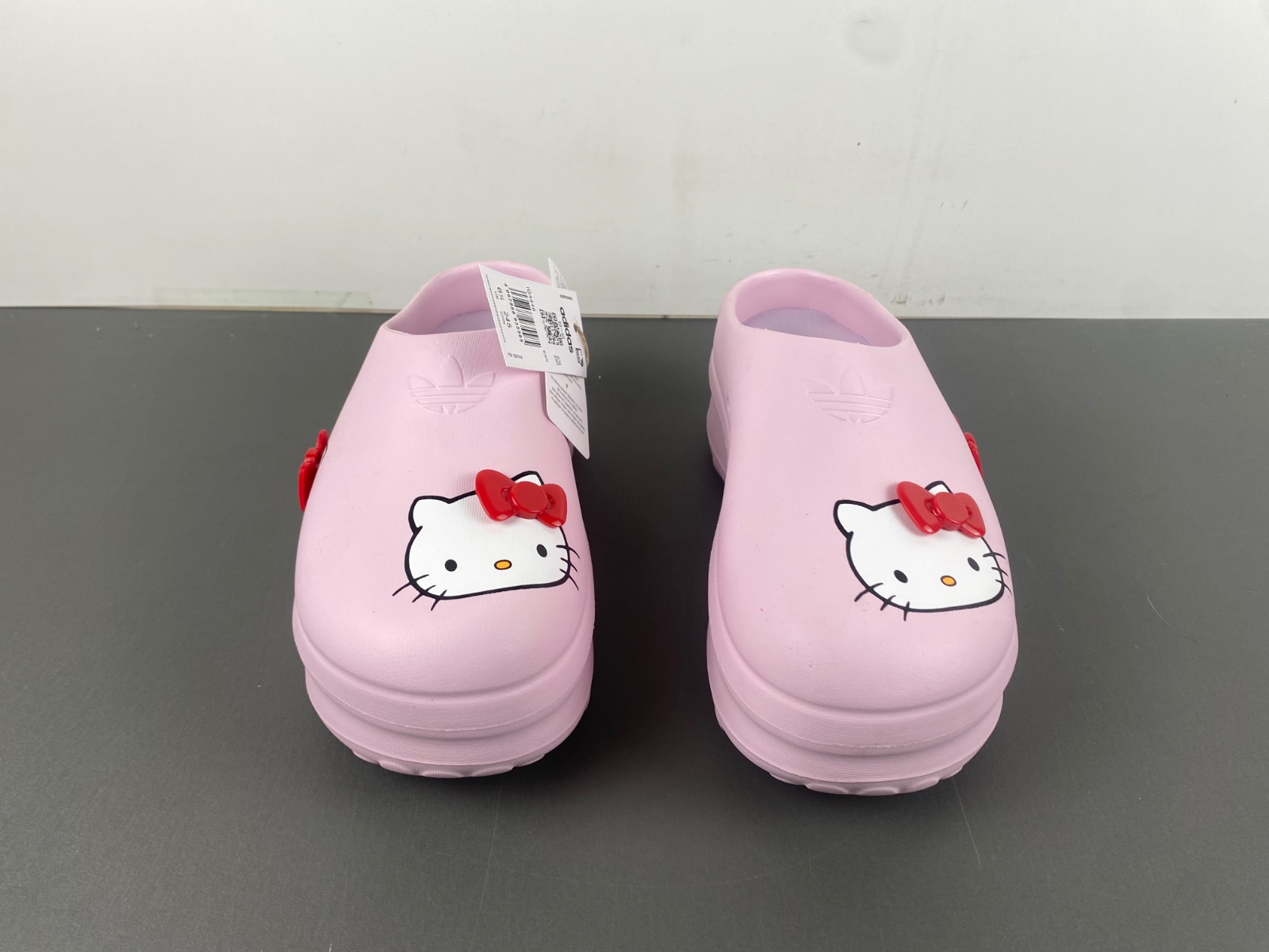 Ad*s hello kitty ig4446