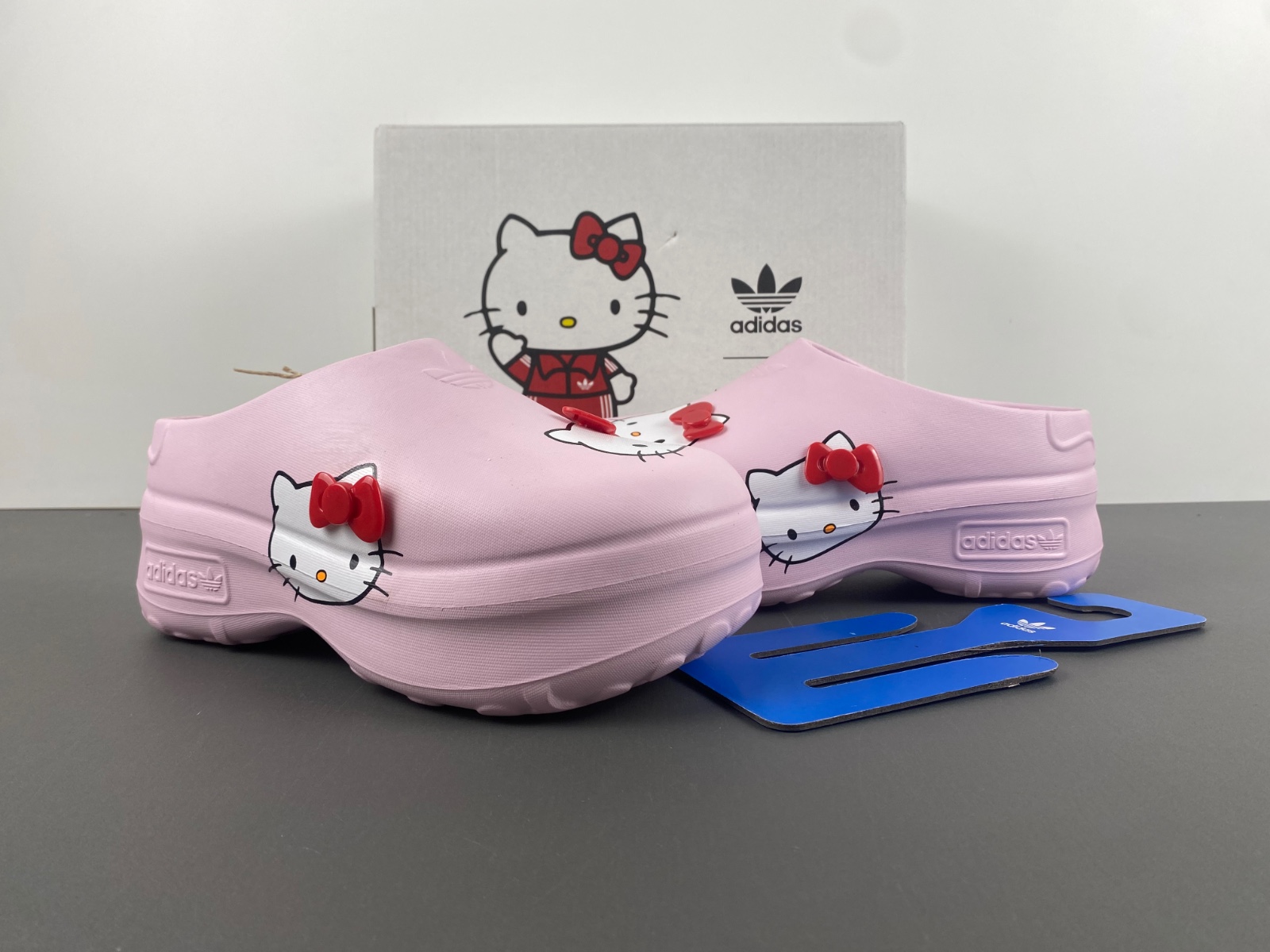 Ad*s hello kitty ig4446