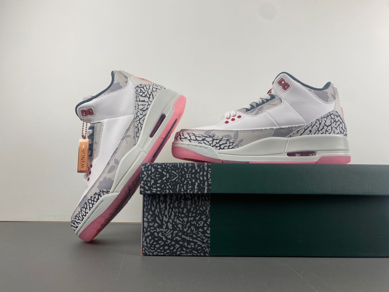 Air Jordan 3 Retro Wings HM6993-100