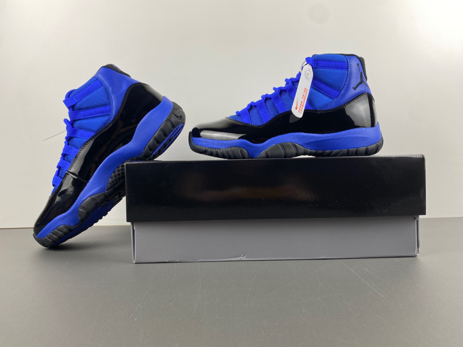 Air Jordan 11  CT8012-400