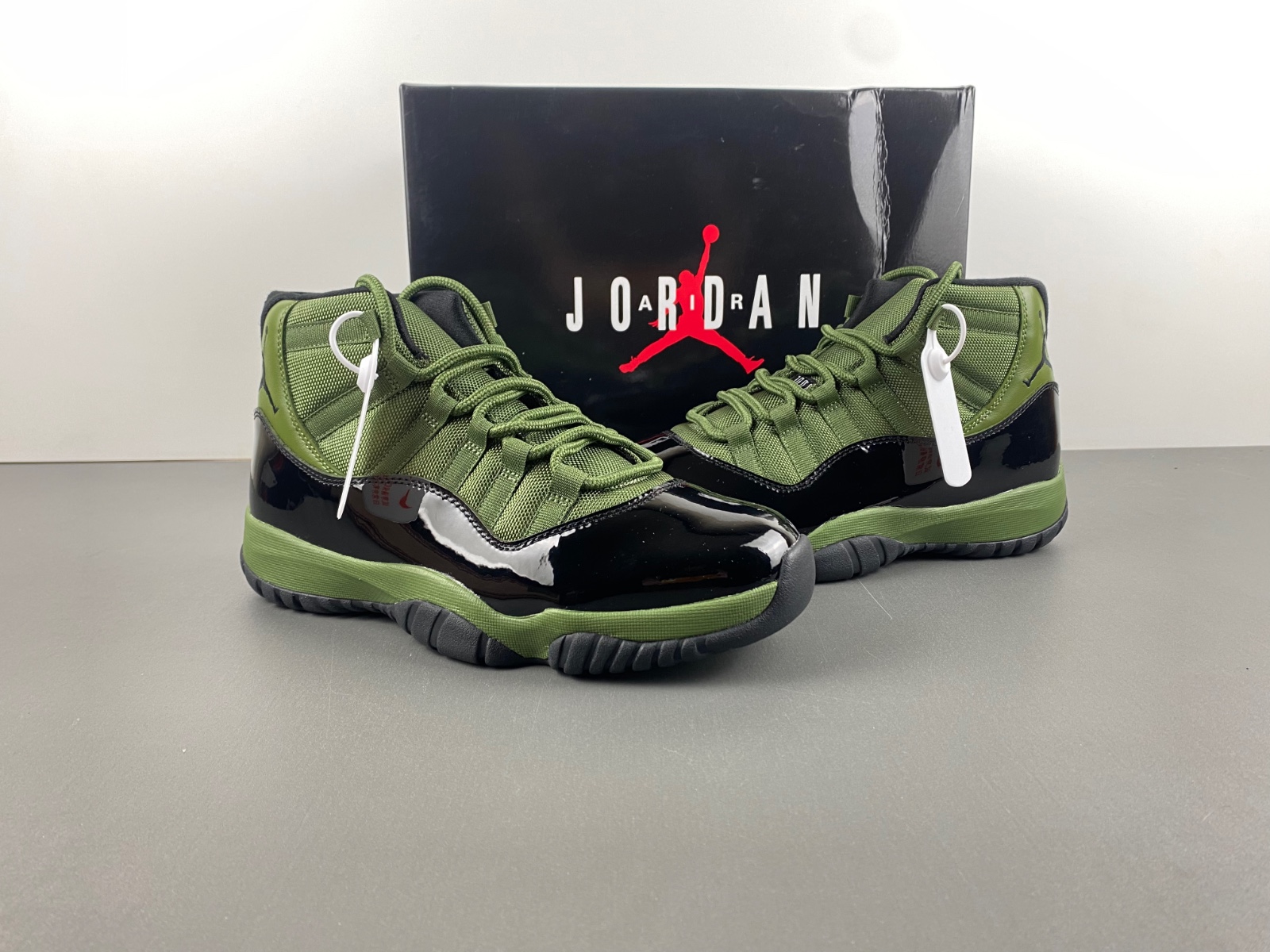 Air Jordan 11  CT8012-300