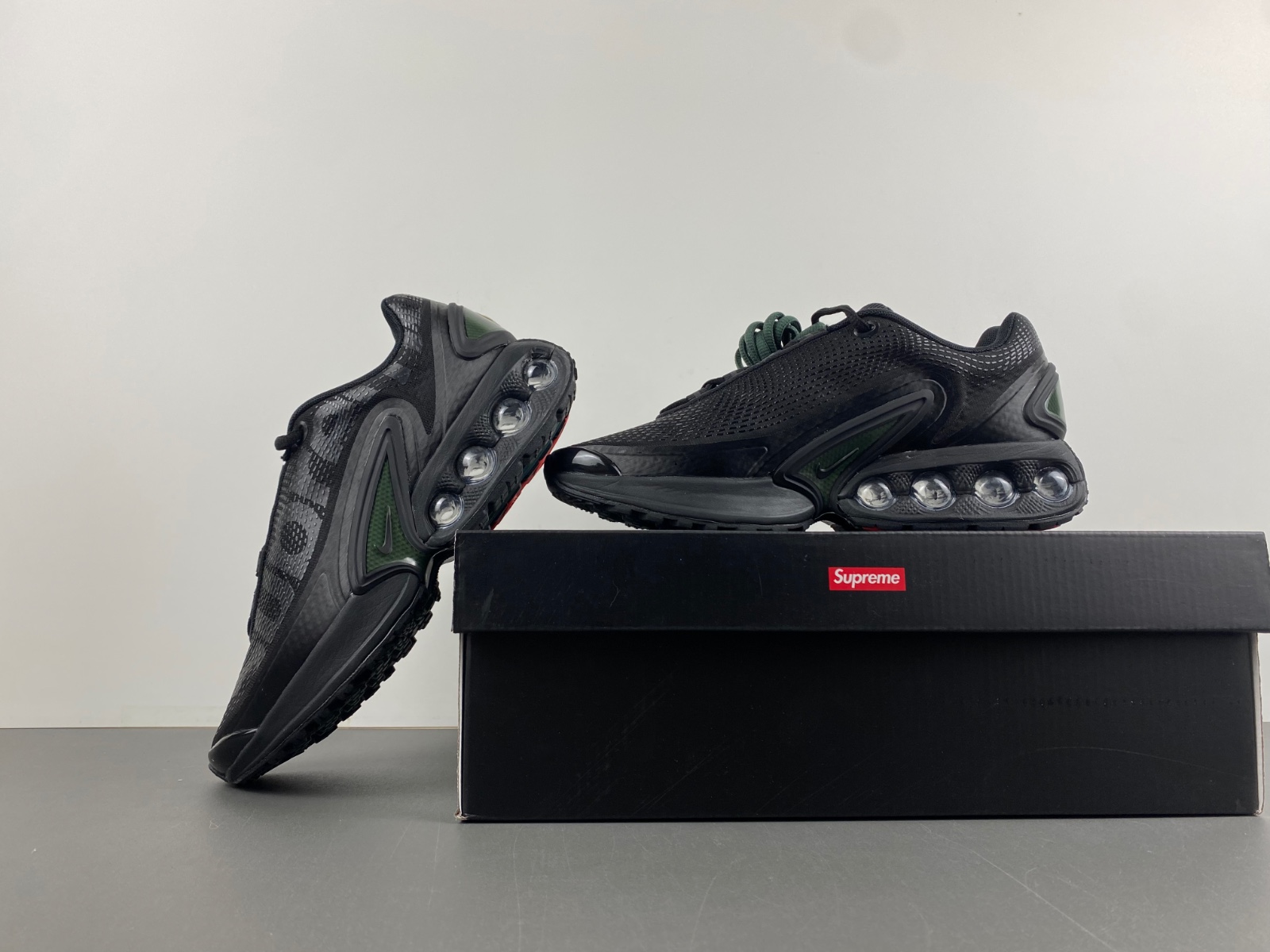 Sup*e x nike air max dn “black” fz4044-001