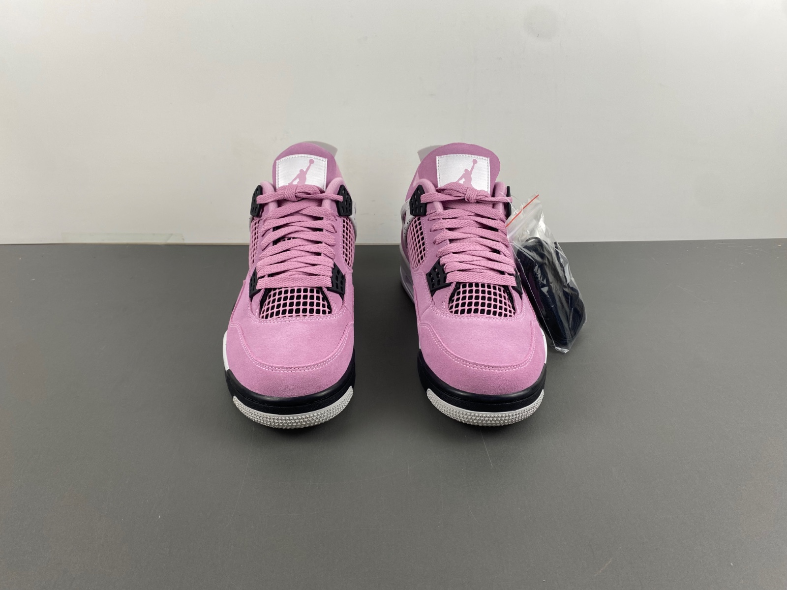 Air Jordan 4 WMNS “Orchid”  AQ9129-501