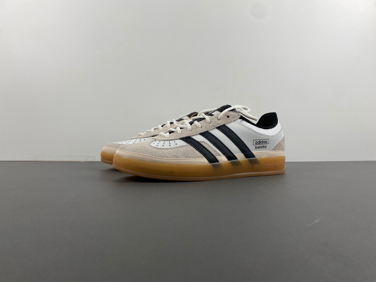 Ad*s gazelle indoor bad bunny if9735