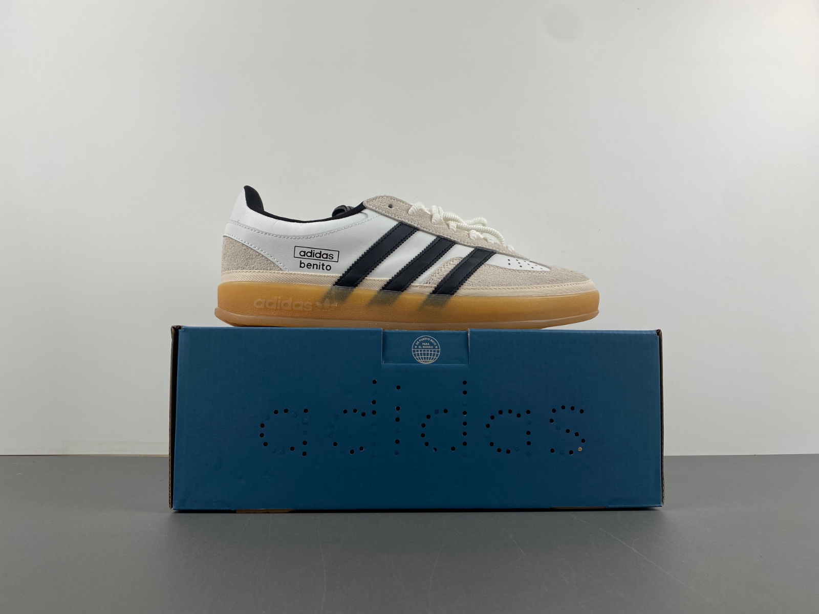 Ad*s gazelle indoor bad bunny if9735