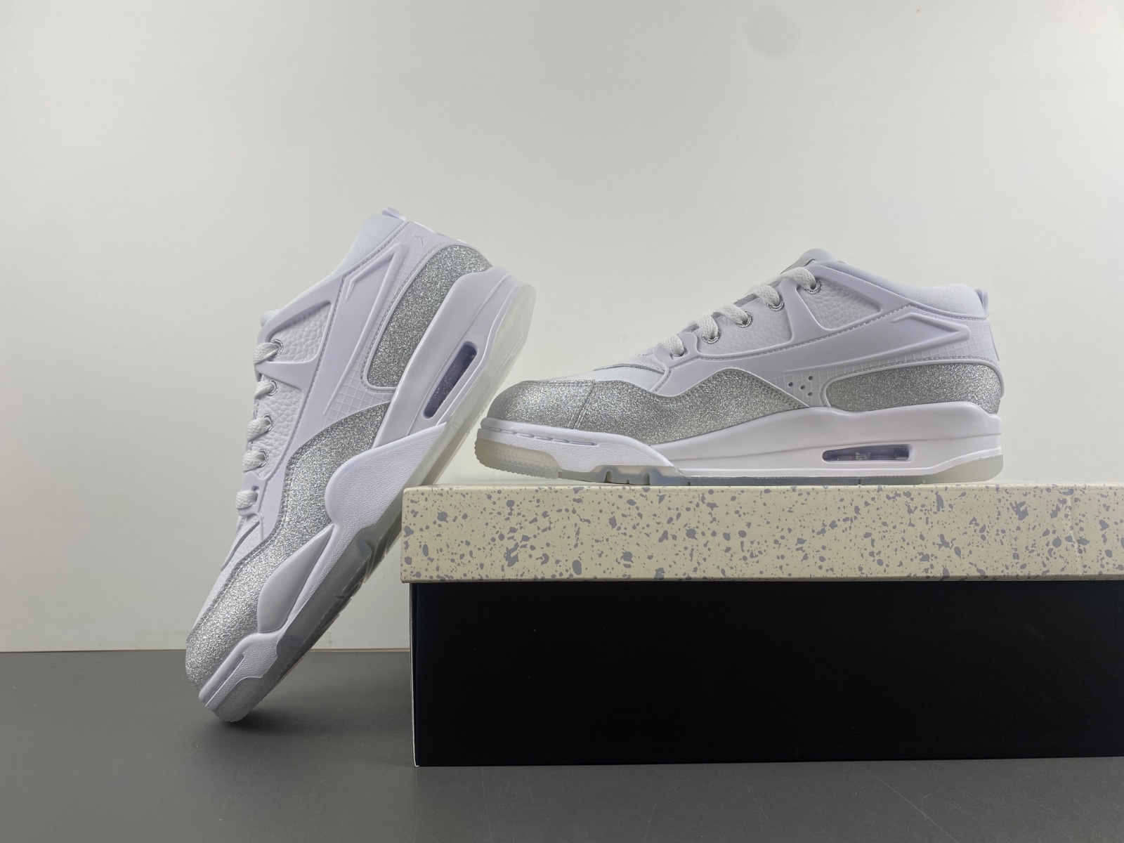 Air Jordan 4 RM  HQ3441-111