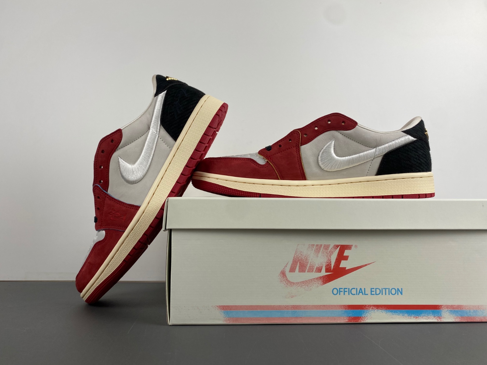 Trophy Room x Air Jordan 1 Low OG “Rookie Card: Home”HV6157-100