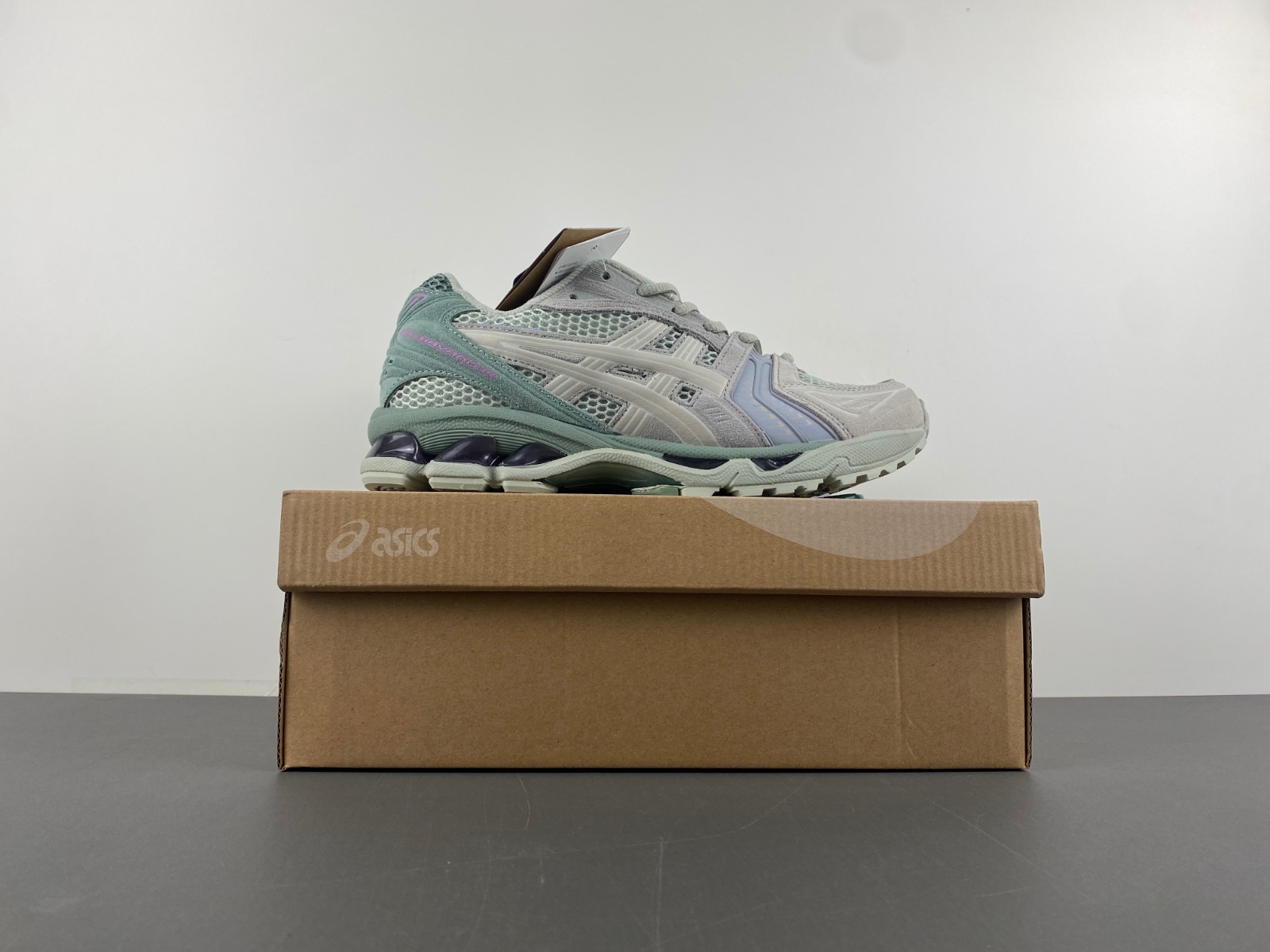 As*ic*s gel-kayano 14  1201a161-023