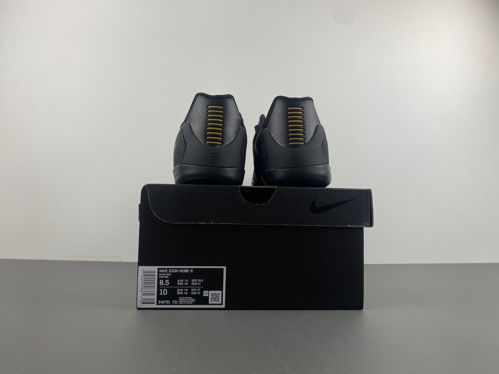 Nike Kobe 9 EM Low 646701-701