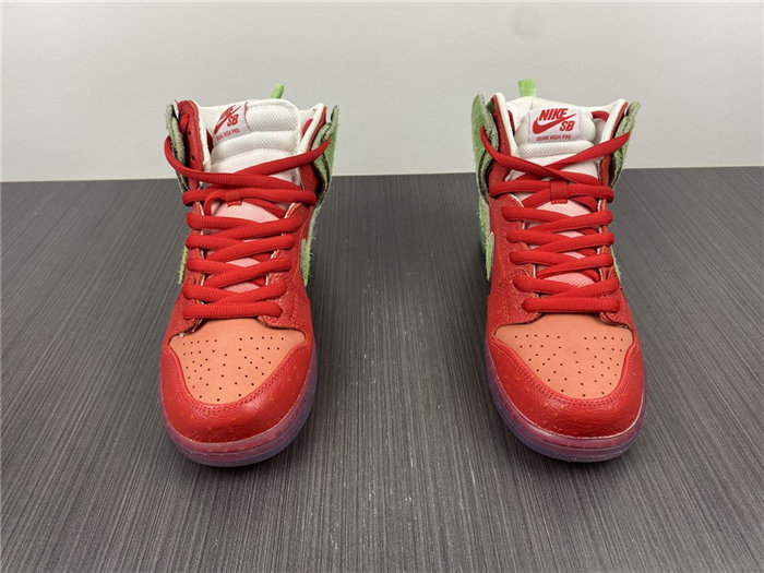 Dunk SB Nike SB Dunk High “Strawberry Cough" CW7093-600